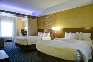 Queen Suite with Two Queen Bed room in Fairfield Inn & Suites by Marriott Rochester Mayo Clinic Area/Saint Marys