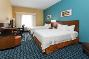 Queen Room with Two Queen Beds - Hearing Accessible room in Fairfield Inn & Suites Des Moines West