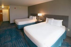 Queen Room with Two Queen Beds - Hearing Accessible room in Fairfield Inn & Suites Des Moines Airport