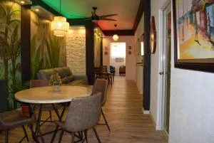 VSS Tropical Oasis in Arecibo - Modern Comfort & Island Vibes - Quebrada