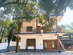 Chakkantharas Premium Villa - Kodanad