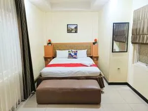 YUTAKA INN Royal Plaza Surabaya - Wonocolo