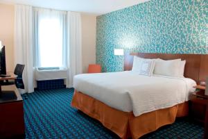 King Room room in Fairfield Inn & Suites by Marriott Des Moines Urbandale