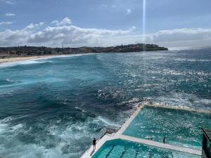 Coastal Bliss 2BR Apt in Bondi with Parking