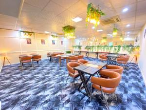 Oyster Pearl Hotels & Banquets- Sector 39 Gurgaon Near Medanta Medicity