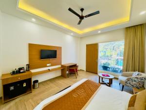 Creek Wood Resort Jim Corbett