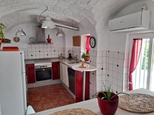 La Casa del Barranco que mira al Pico