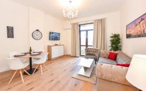 B35 - Deluxe Spacious Apartment Old Town-Free Parking