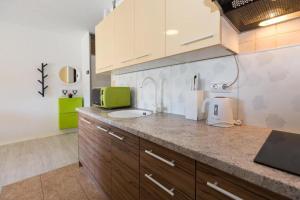 Apartments & Rooms Laganini SARA