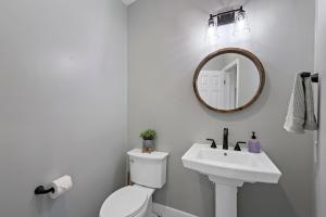 Direct boating access home with pool spa and billiards