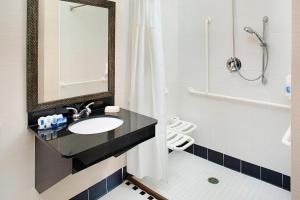 Fairfield Inn & Suites by Marriott San Antonio SeaWorld Westover Hills