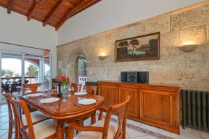 Serena Vista by Aguilarent