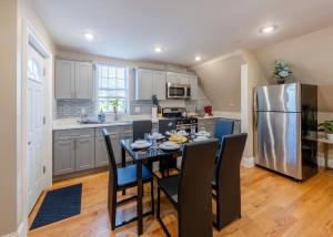 Family-Friendly 4BR Boston Stay Near Franklin Park, Free Parking, Near MTBA 233-3