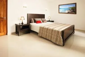 Chic 4BR Villa with Private Pool by Cliffhanger Villas - Misere