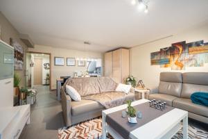 Penthouse apartment with spacious terrace & sea view