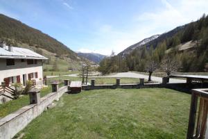 Appartements Gites Simond : Appartement 3 Chambres avec Vue sur la Montagne