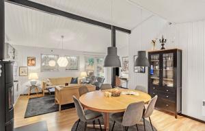 4 Bedroom Cozy Home In Væggerløse