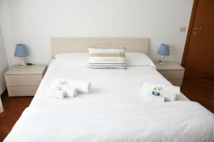 House Rome front sea