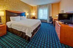 King Room with Spa Bath room in Fairfield Inn and Suites by Marriott Oklahoma City Airport