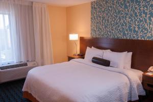 King Room - Hearing Accessible room in Fairfield Inn & Suites by Marriott Montgomery Airport