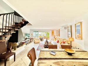 Luxury Golden Mile Townhouse near Puente Romano - EaW Homes