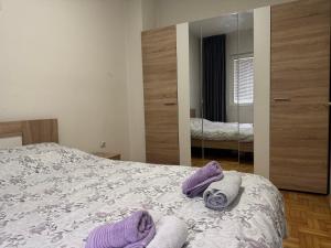 NM Bus Station Apartment