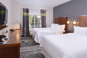 Queen Room with Two Queen Beds room in Four Points By Sheraton Mount Prospect O’Hare