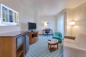 1 Bedroom Suite, 1 King, Sofa bed room in Fairfield Inn & Suites by Marriott San Francisco Airport