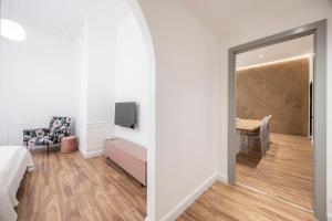 Clark & Chain Charm Grand Suite with Castle View