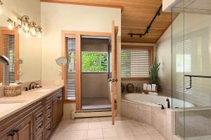 Poolside Snowmass View Townhome with Hot Tub by The Woodrun V Townhouses