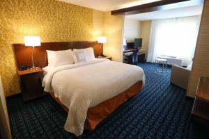 King Studio room in Fairfield Inn & Suites by Marriott Madison Verona