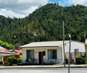 The Lazy Frog Cottage - Rosebery