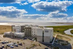 Fairfield Inn & Suites by Marriott San Jose North/Silicon Valley - Lamplighter Mobile Home Park