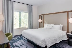 Guest Room, 1 King room in Fairfield Inn & Suites by Marriott San Jose North/Silicon Valley