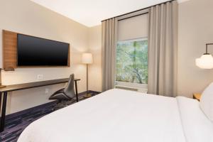 King Room room in Fairfield by Marriott Inn & Suites Knoxville Alcoa