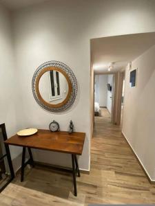 WSD Athens Cozy 2BD Apt with City View Balcony Near Athens Railway