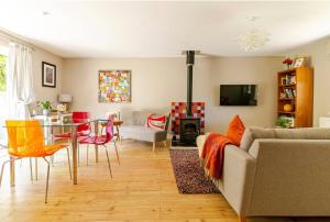 The Condo Swimming Pool available from May until October only