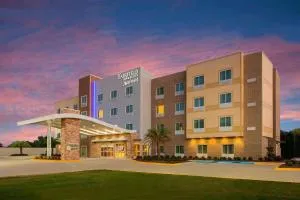 Fairfield Inn & Suites by Marriott Cut Off-Galliano - هوما