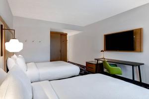Queen Room with Two Queen Beds - Hearing Accessible room in Fairfield Inn & Suites by Marriott Selinsgrove