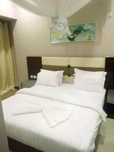 Le GRAND VICTORIA HOTEL - Itonga