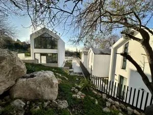 Tremythia Homes - Deluxe loft and 2-bed houses - Yeroskipou