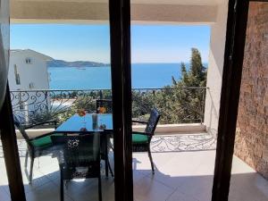 Villa Perla with Sea View