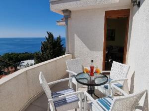 Villa Perla with Sea View