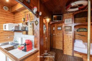 Appartements Le Carre - Studio ON the port of Honfleur - Incredible view 2 P : photos des chambres