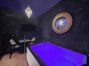 Jacuzzi privé, Sauna & Design Chic