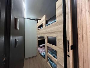 Appartement rénové 2 pièces cabine avec balcon et accès piscine - Méribel - FR-1-180-637