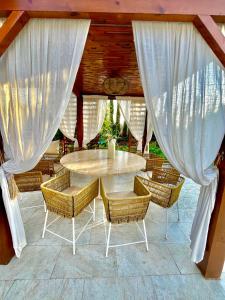 Villa blanche piscine chauffée