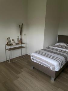 Luxe watervilla met eigen aanlegsteiger geschikt voor maximaal 6 personen in recreatiegebied de Gouden Ham in Maasbommel