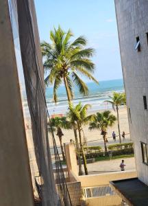 apto frente praia pé na areia 2dorm wifi elevador Smart tv praia grande aviação - leia fotos