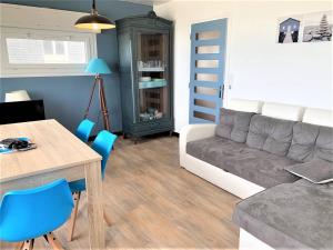 Appartement 2 chambres avec superbe vue mer sur la plage de Trestrignel à PERROS-GUIREC - Réf 834